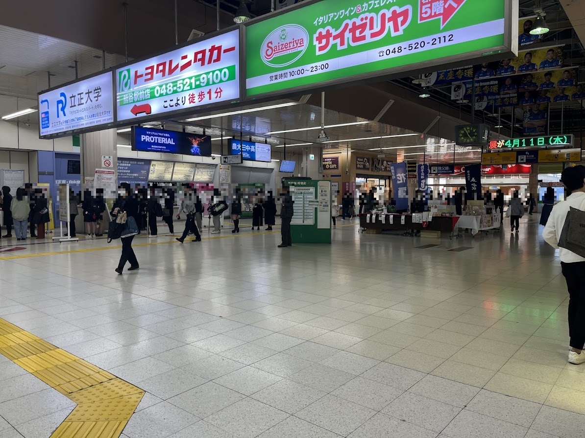 パンマルシェ」会場のJR熊谷駅改札前コンコースです。